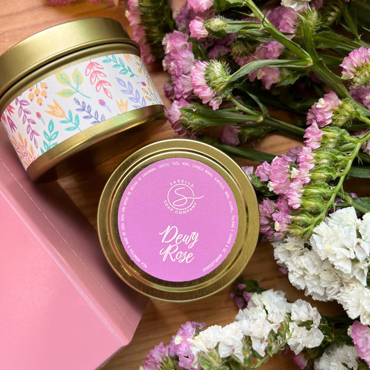 Vela Aromática Dewy Rose, 4 oz